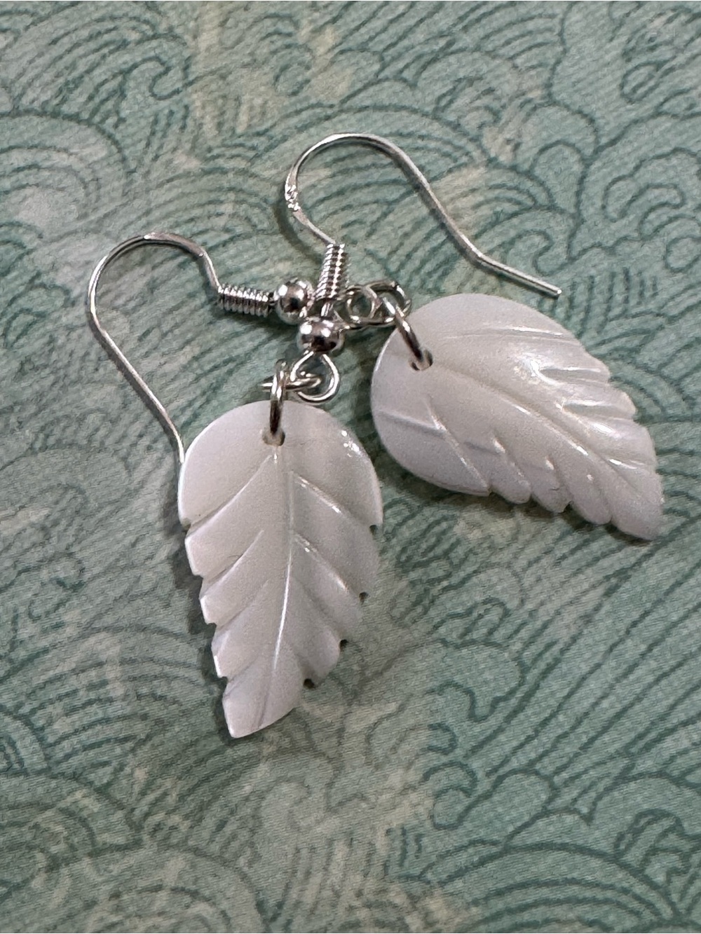 MOTHER OF PEARL LEAF SHAPE EARRINGS